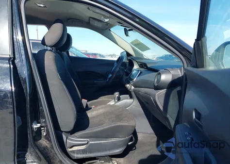 2021 Nissan Kicks S Xtronic Cvt z USA, uszkodzony, nr VIN 3N1CP5BV0ML488019